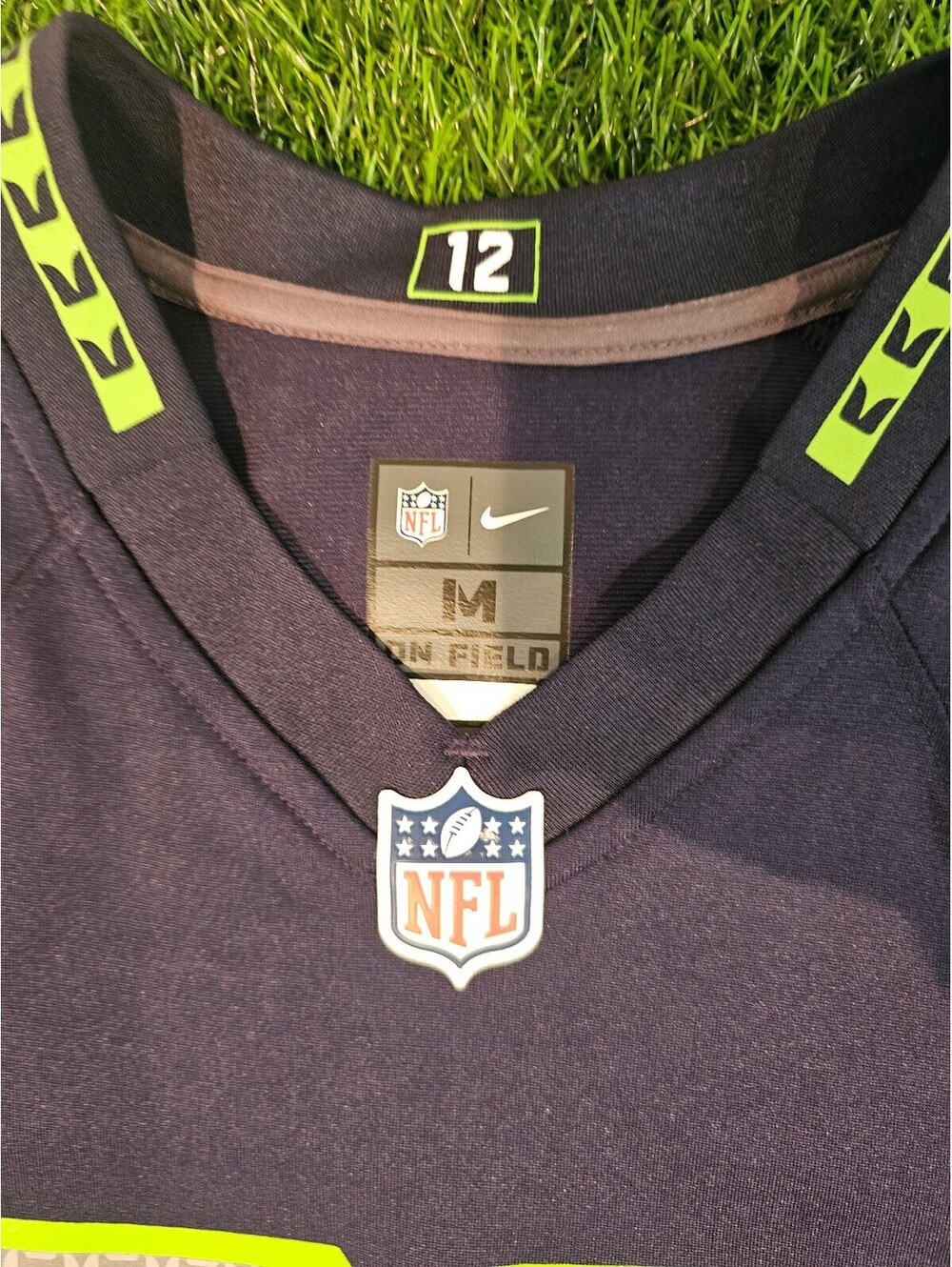 Authentic Seattle Seahawks Lynch NFL #24 Football Jersey Medium Beast Mode - Picture 7 of 9
